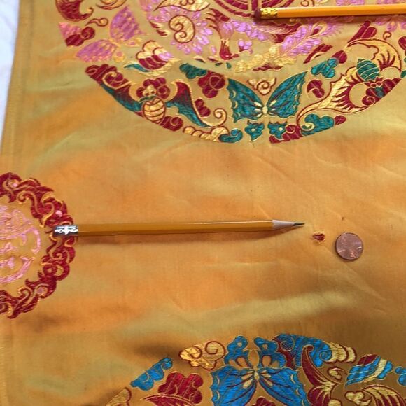 VINTAGE ASIAN Fabric with flaws at least 40 years old. - Picture 3 of 16